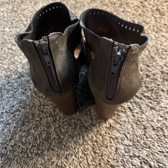 Maurices Gray Chunky Heel Open-Toe Sandals - Picture 4 of 6